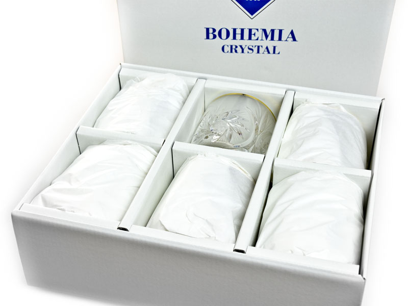 Białe pudełko z logo Jihlava Bohemia
