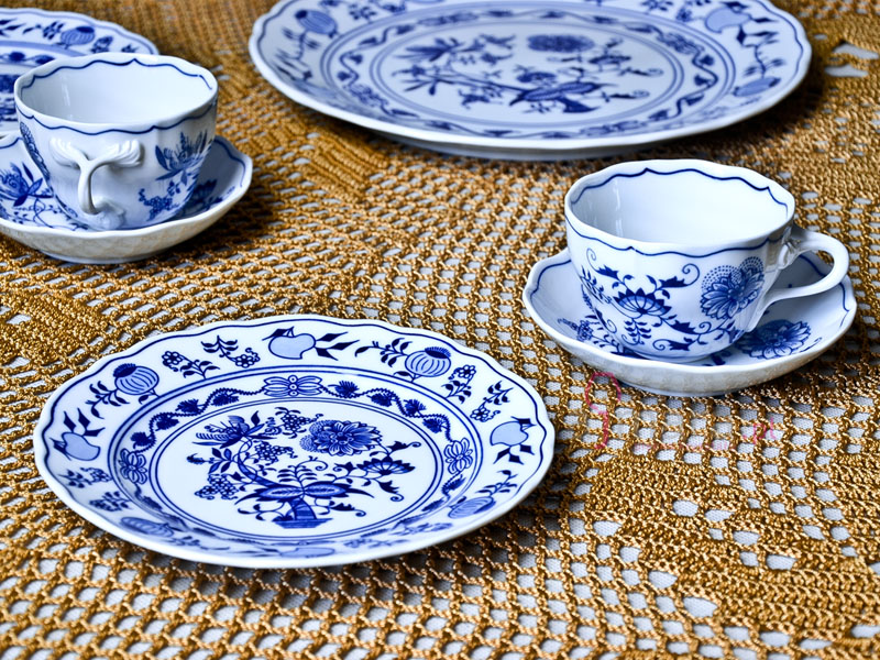 Porcelain with an onion pattern
